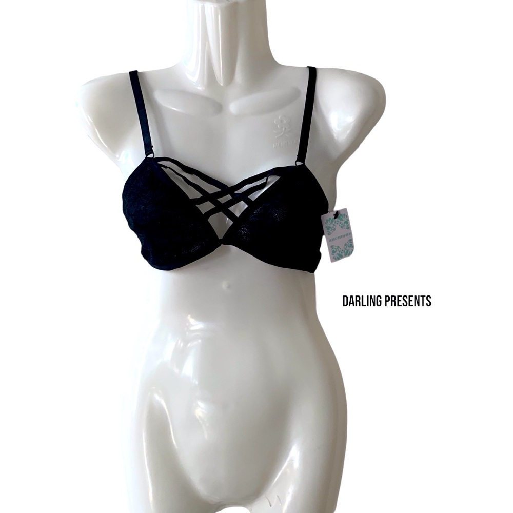 Anemone Lace Strapy Cage Front Bra Women Color Black Size S